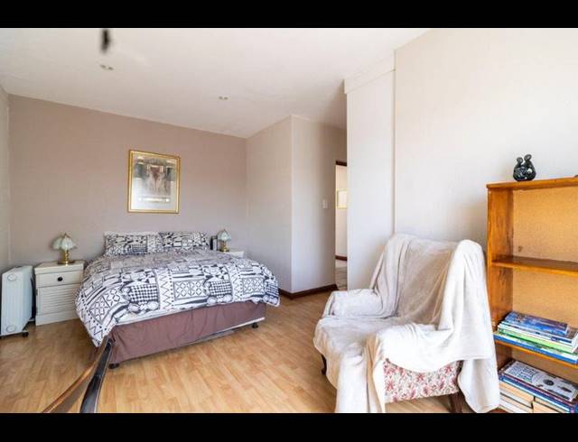 4 BEDROOM HOUSE FOR SALE IN MEYERSDAL ESTATE